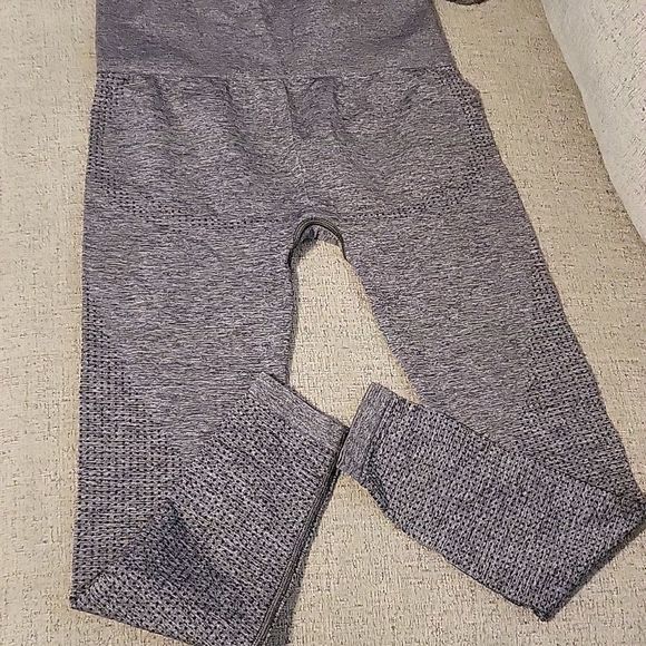 Gymshark leggings size 26 - Picture 2 of 5